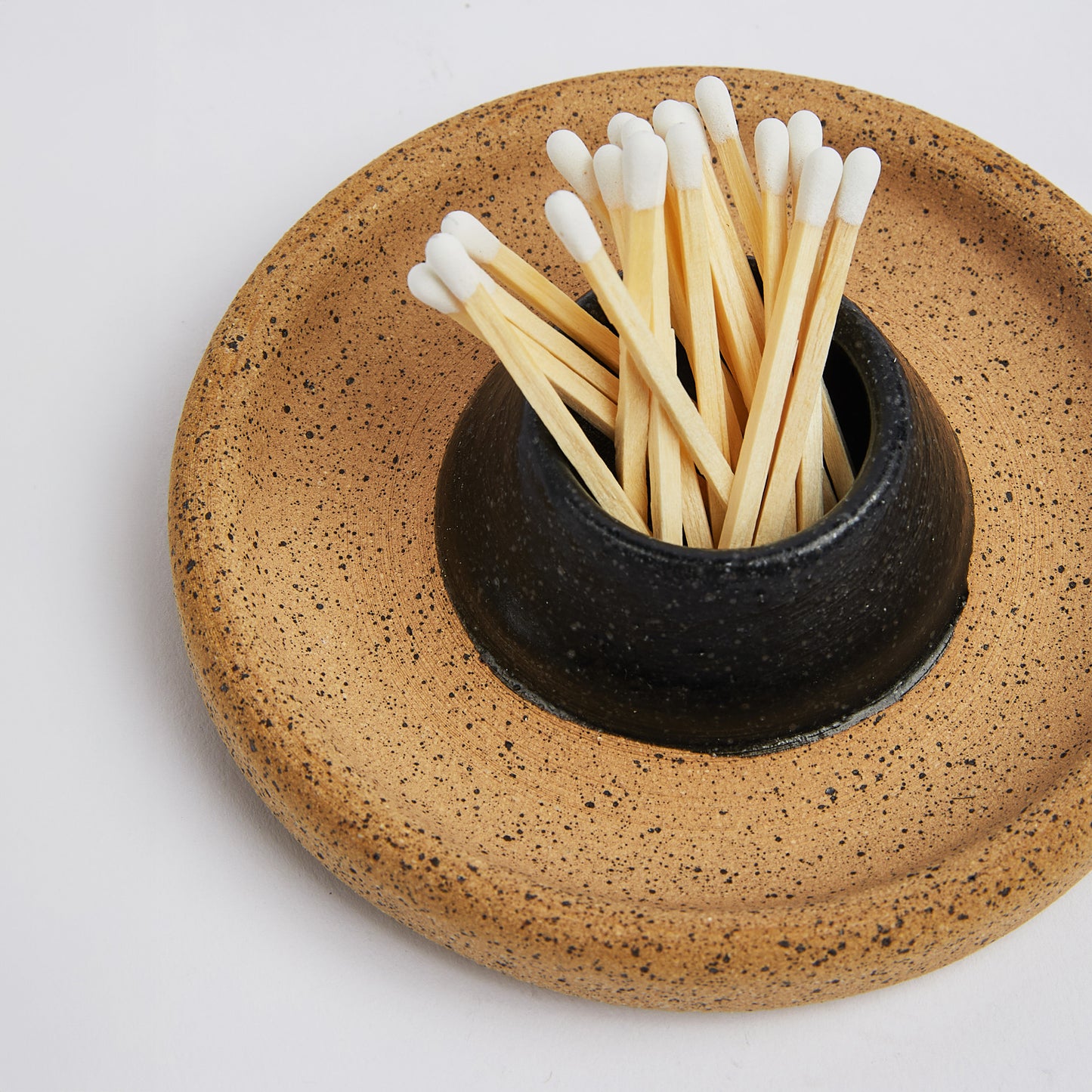hfb ceramics matches holder & striker
